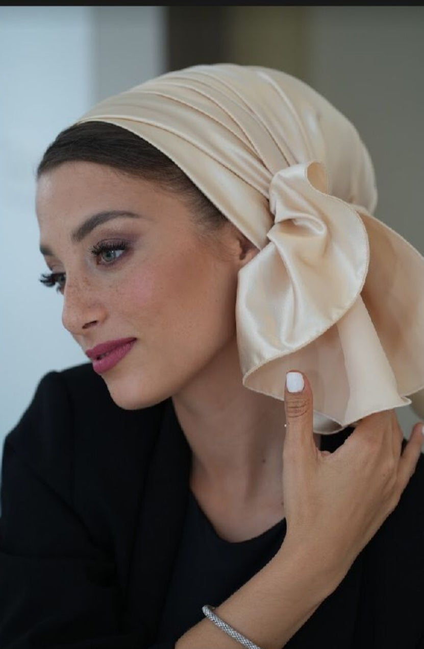 Rinati Lakel Silk Scarf with Scrunchie - Keter Hayofi Mitpachot