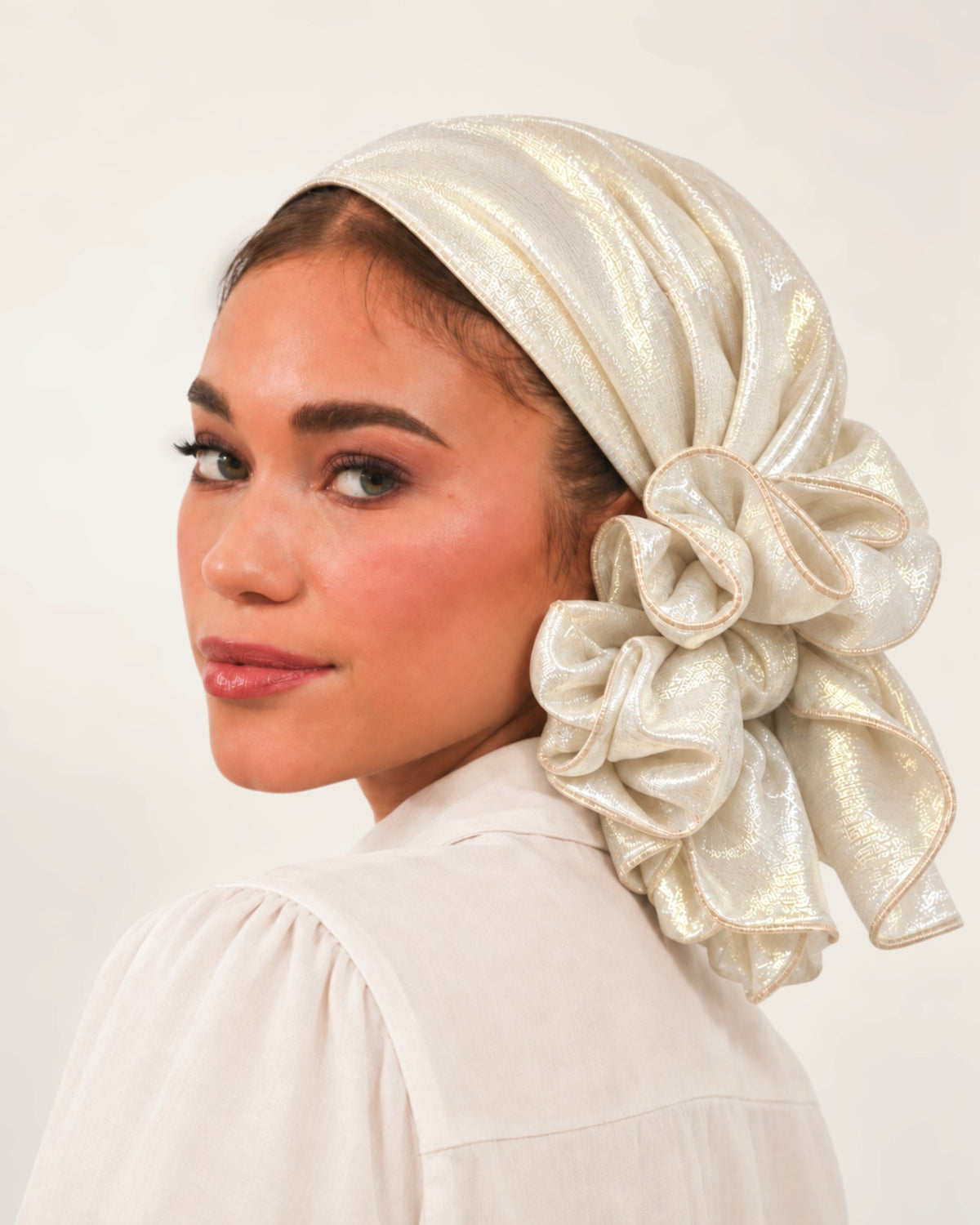 Rinati Lakel Long Shimmery Scarf with Scrunchie - Keter Hayofi Mitpachot