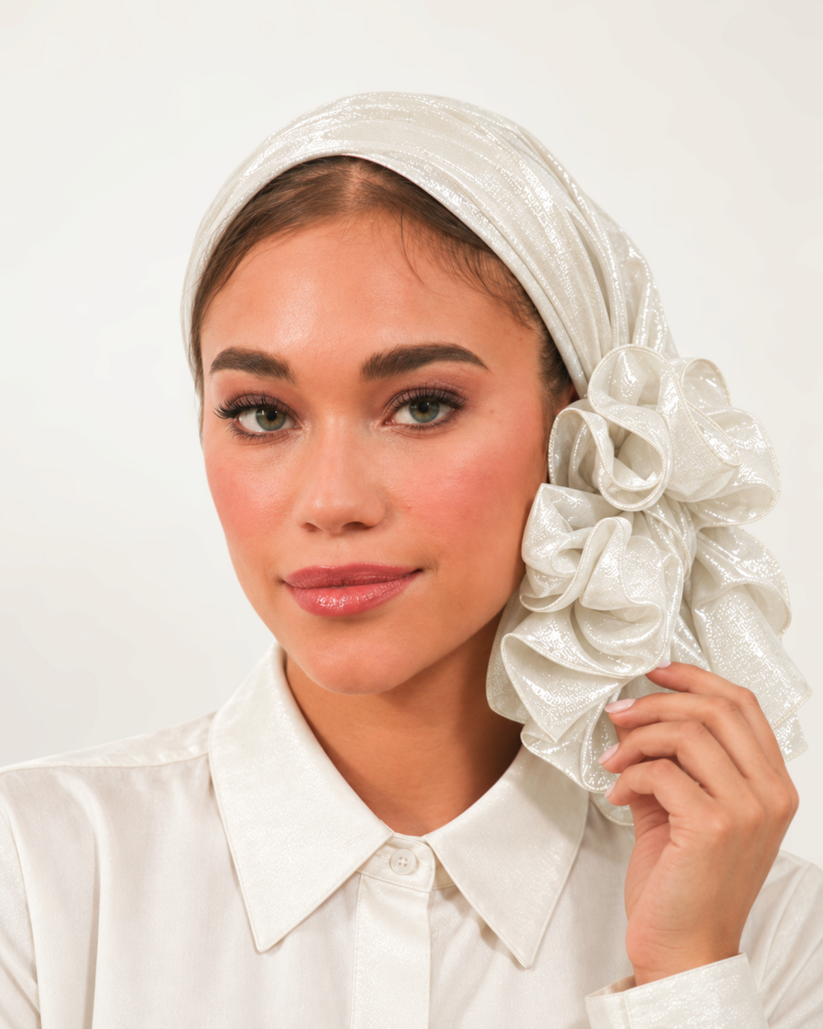 Rinati Lakel Long Shimmery Scarf with Scrunchie - Keter Hayofi Mitpachot