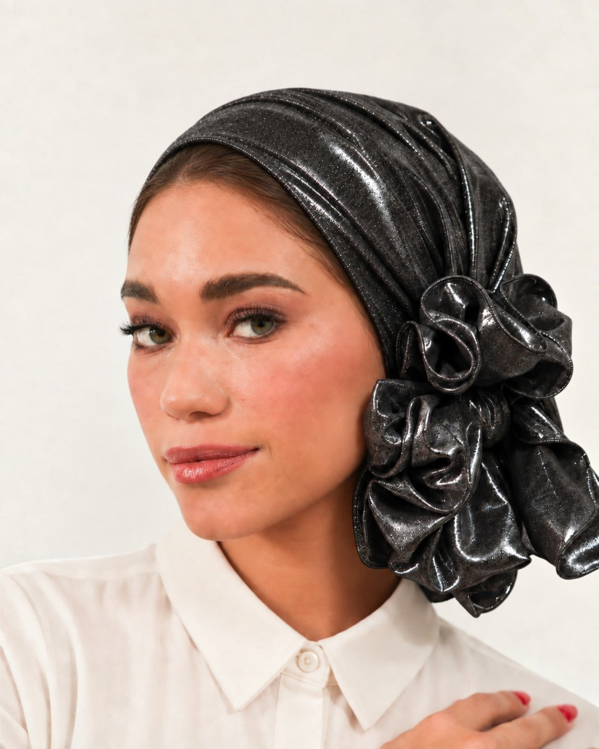 Rinati Lakel Long Shimmery Scarf with Scrunchie - Keter Hayofi Mitpachot