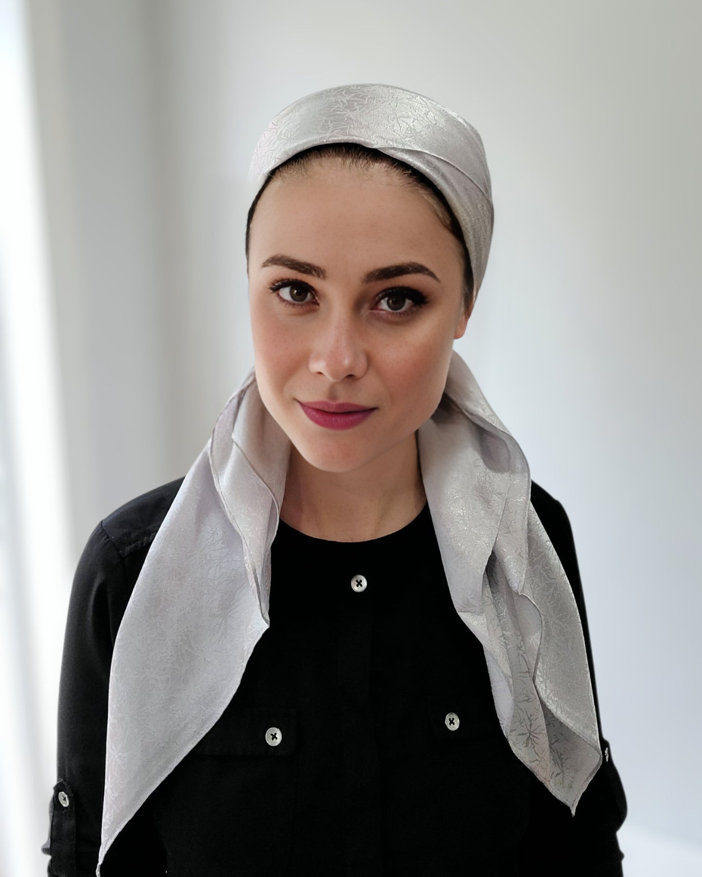 Textured Square Scarf With Shine - Keter Hayofi Mitpachot
