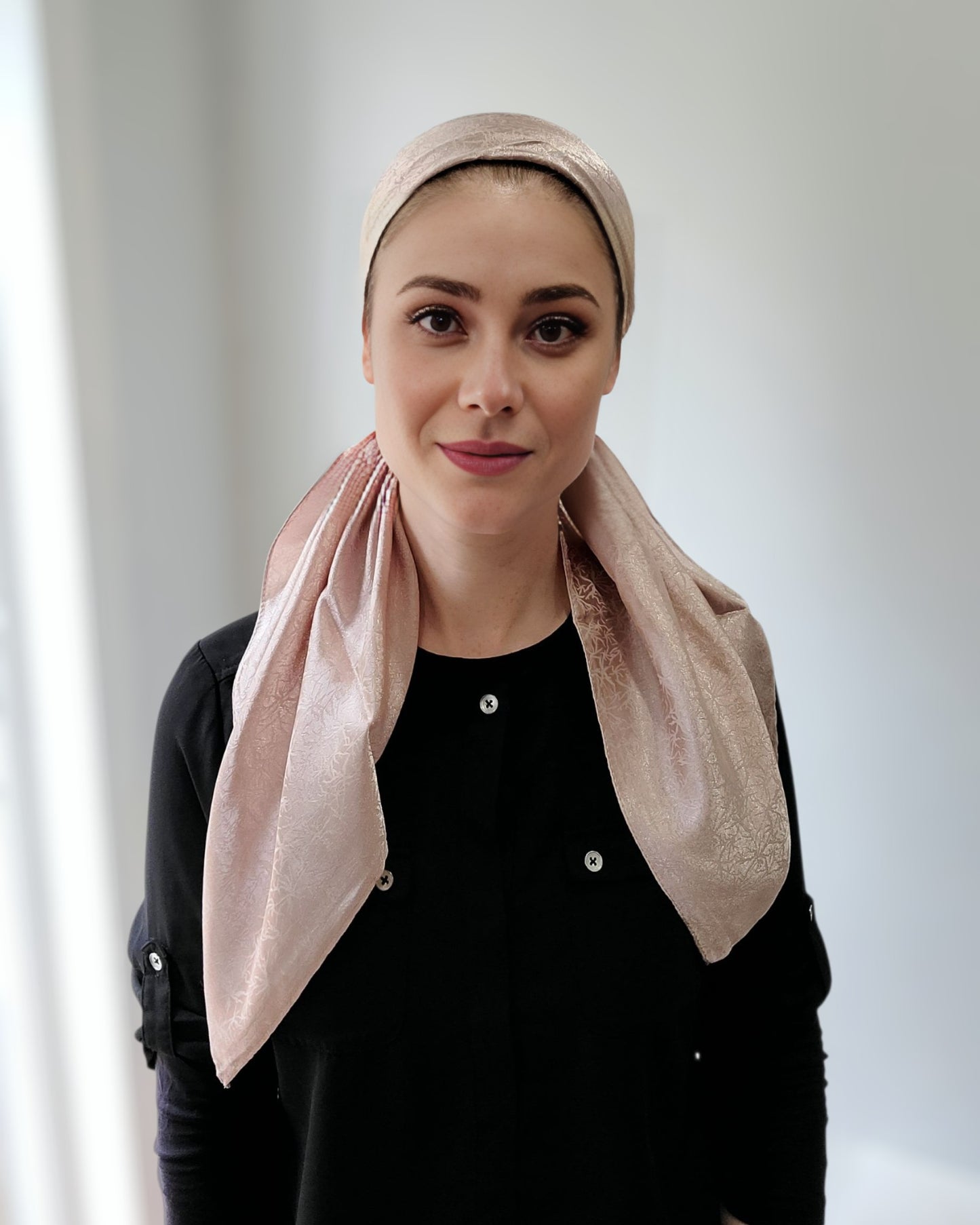 Textured Square Scarf With Shine - Keter Hayofi Mitpachot