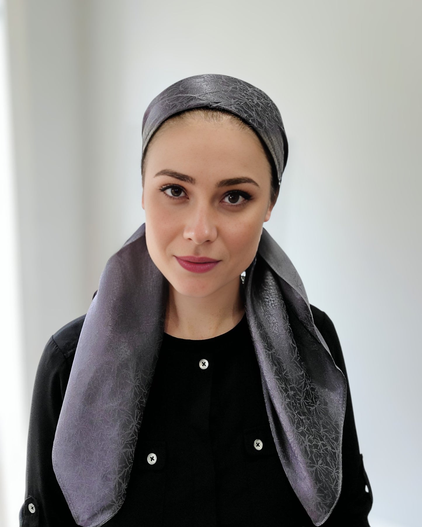 Textured Square Scarf With Shine - Keter Hayofi Mitpachot