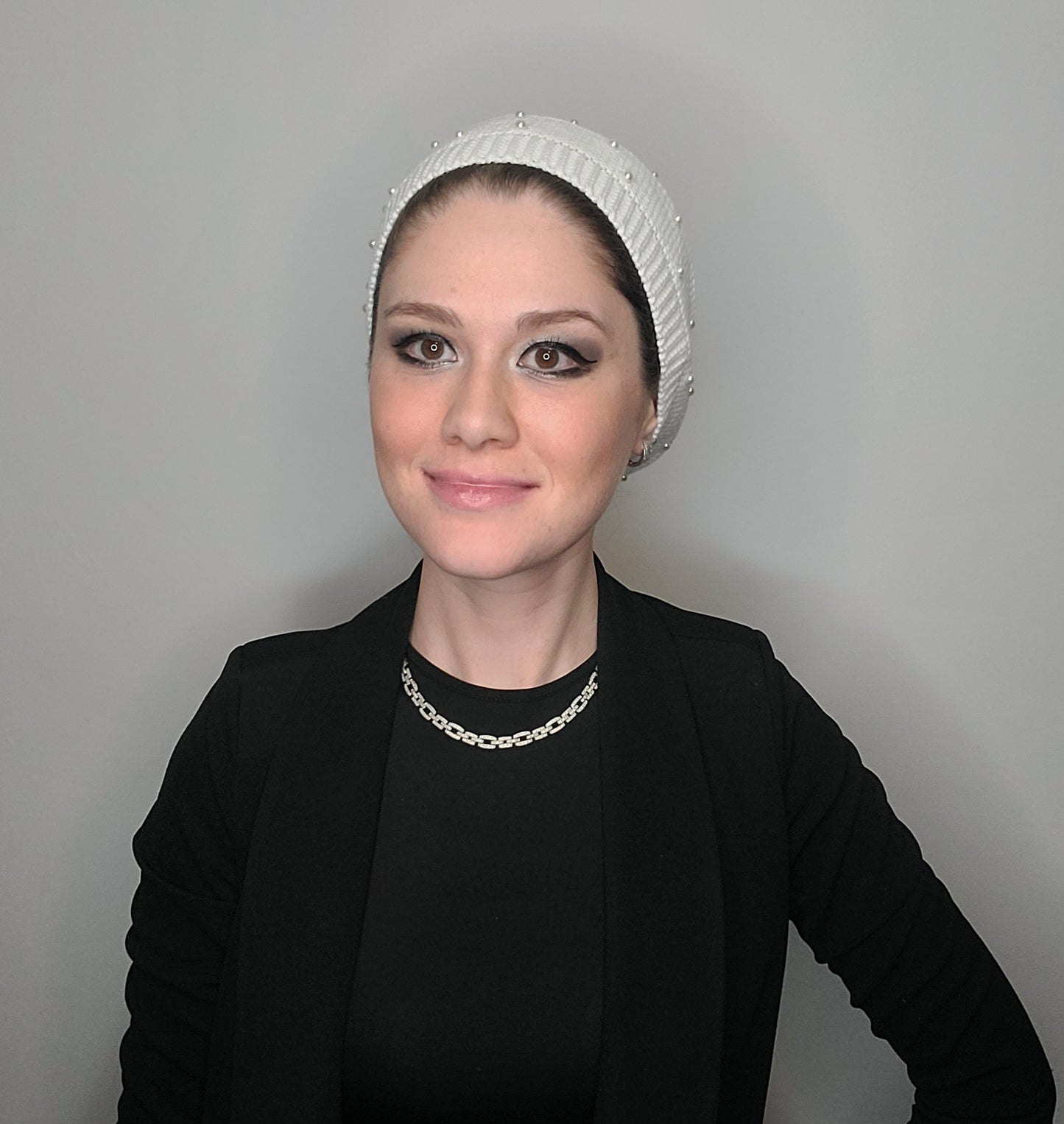 Cotton Beret with Pearls - Keter Hayofi Mitpachot